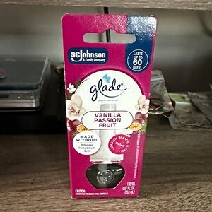 Glade Vanilla Passion Fruit Scented Oil